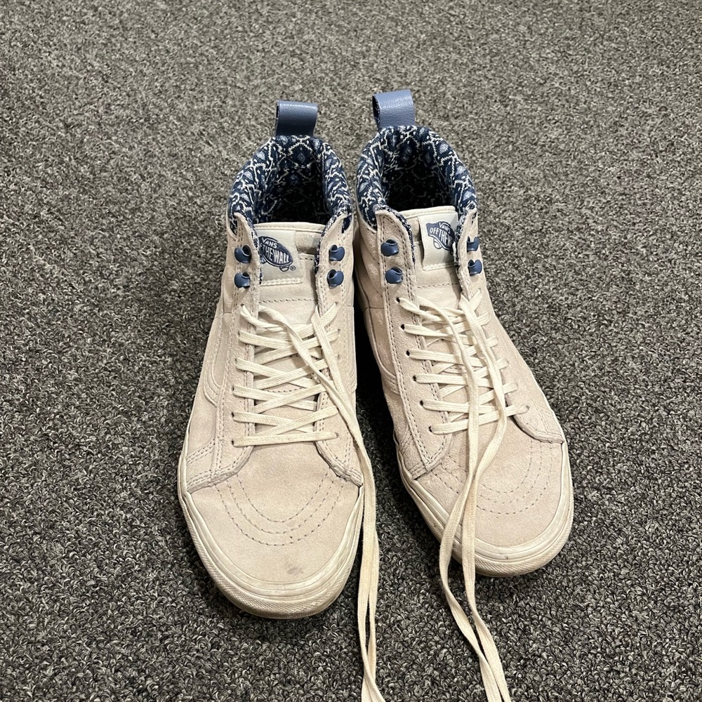 Vans Women’s Light Grey with Blue Floral sk8-hi MTE size 8